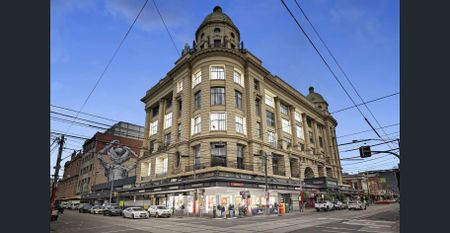 NEW YORK LOFT INSPIRED APARTMENT - Photo 3