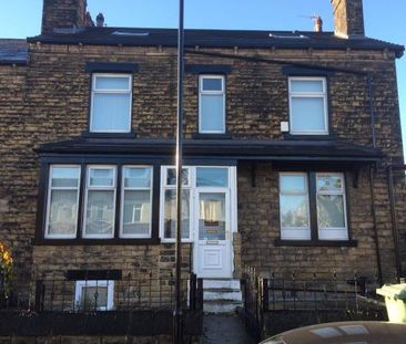 Rosemont Walk (Room 1), Bramley, Leeds - Photo 1