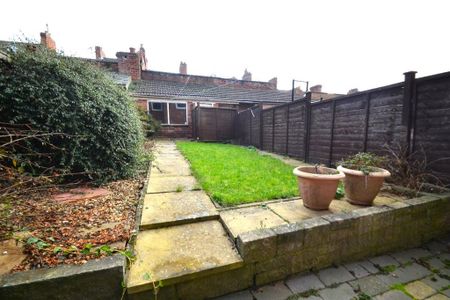 3 bedroom terraced house to rent - Photo 3