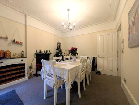 4 bedroom semi-detached house to rent - Photo 4