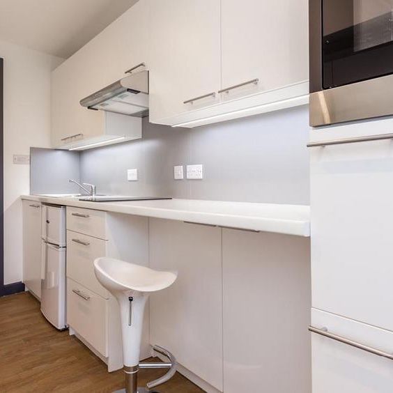 Studio to rent - Photo 1
