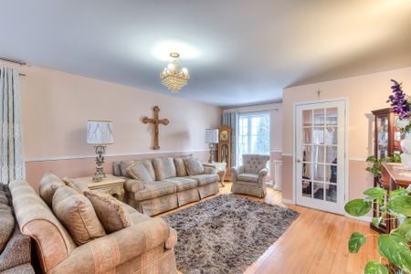 692 Rue Rabis, Laval (Sainte-Dorothée), QC H7X - Photo 3