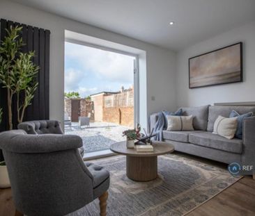 1 bedroom in a house share to rent - Photo 2