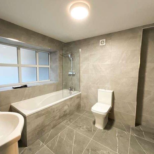 The Old Court House, DN1 - Photo 1