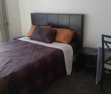 Two bedroom 53m secure apartment - Photo 3