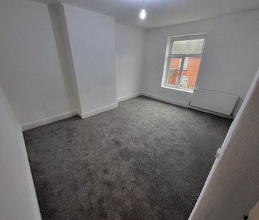 3 Bed Semi-Detached House, Wilton Avenue, M25 - Photo 1