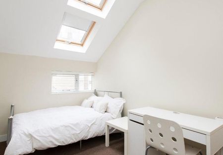 6 bedroom townhouse to rent - Photo 3