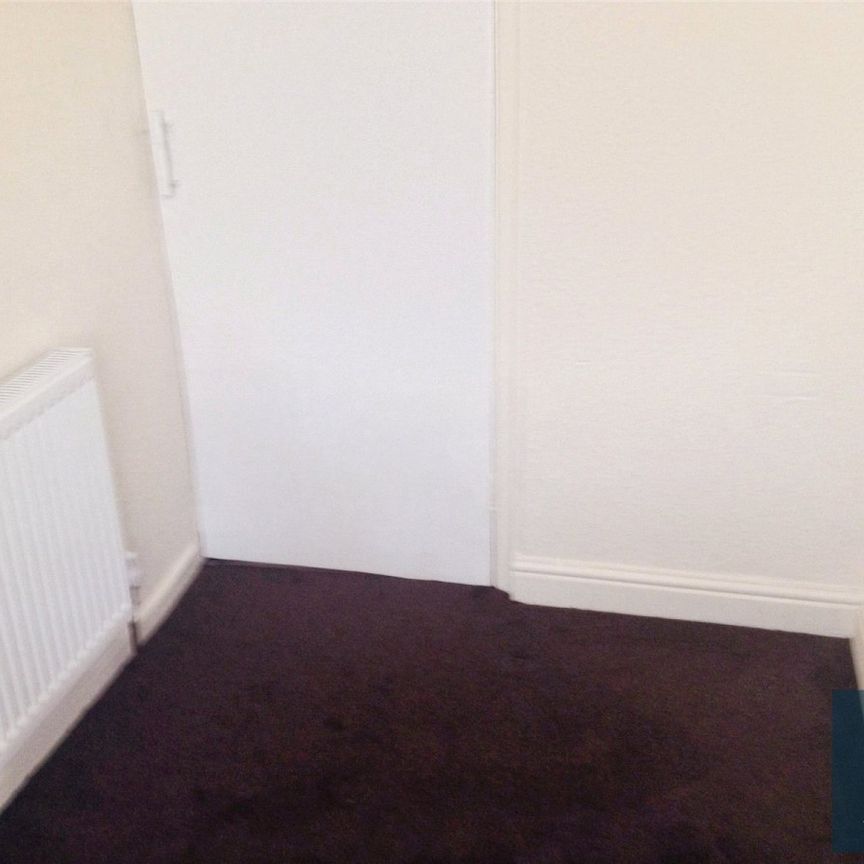 Blackmoorfoot Road, Crosland Moor, Huddersfield, HD4 - Photo 1