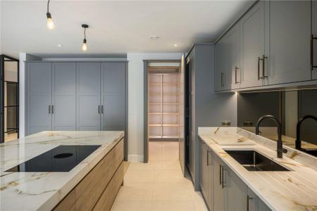 6 bedroom detached house to rent - Photo 4