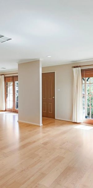 Beautifully Maintained Three bedroom home. - Photo 1