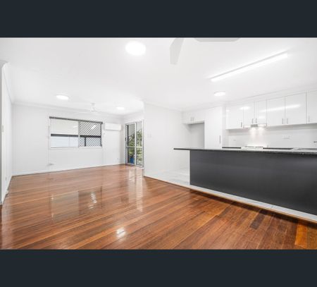 126 Cameron Parade, Wynnum, Qld 4178 - Photo 3