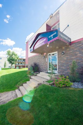 Raleigh Square Apartments - Photo 4