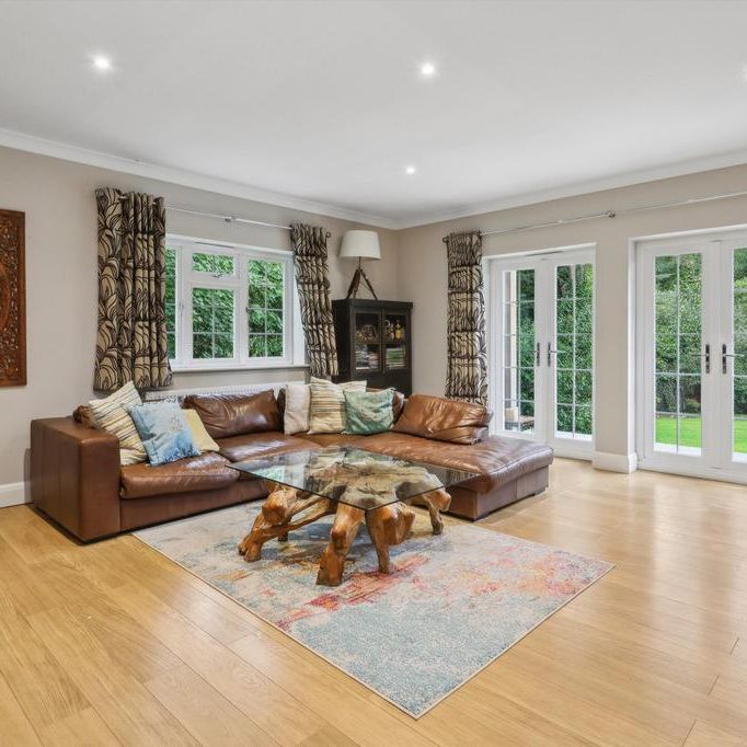 8 bedroom detached house to rent - Photo 1