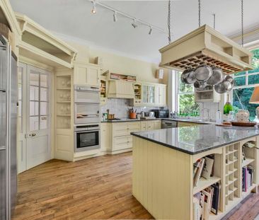 6 bedroom detached house to rent - Photo 1