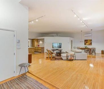 1Bdrm unique open-concept loft - Photo 4