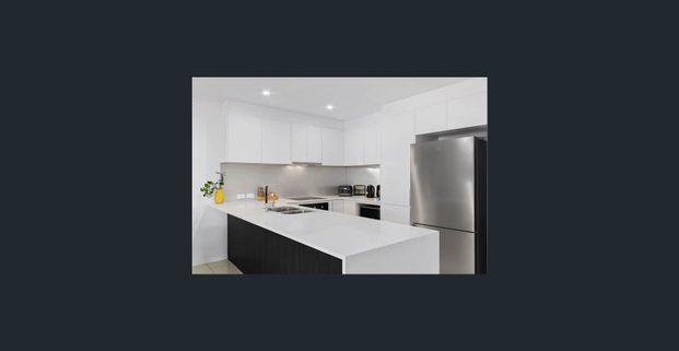 Stunning Contemporary Terrace Home - Photo 1