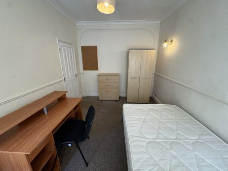 Ratcliffe Street, Burton Stone Lane - P10052 - Photo 3