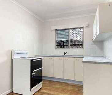 2 Bed 1/2 Duplex Close to City - Photo 3