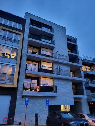 Appartement met twee slaapkamers en autostaanplaats - Photo 1