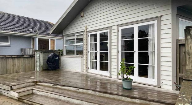 Spacious, Private, Standalone Family Home for ... - Photo 1