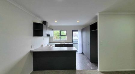 Renovated 2-Bedroom Unit in Henderson - Photo 4