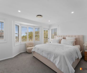 Spacious, Stylishly Updated Family Home with Exceptional Outdoor Space - Photo 2