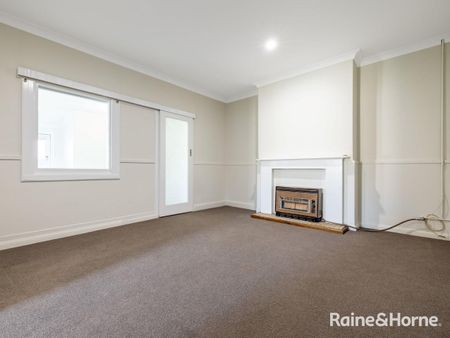 14 Lambert Street, Bathurst, NSW 2795 - Photo 2