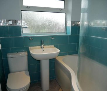 2 bedroom terraced house to rent - Photo 4