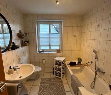 schicke 76 qm Wohnung, Brilon Zentrum, Springstraße 5 ab 1.3.26 z - Photo 2