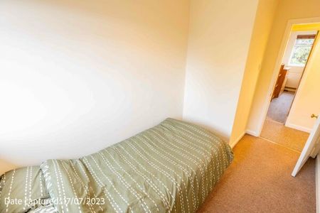 31 Sixth Avenue - Photo 3