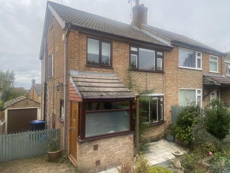 3 bedroom semi-detached house to rent - Photo 2
