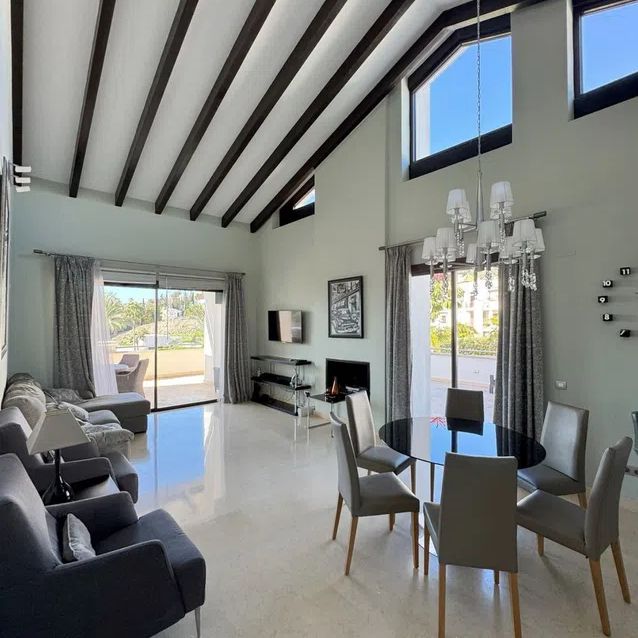 Alquiler de ático en Mirador del Paraíso, Benahavís - Foto 1