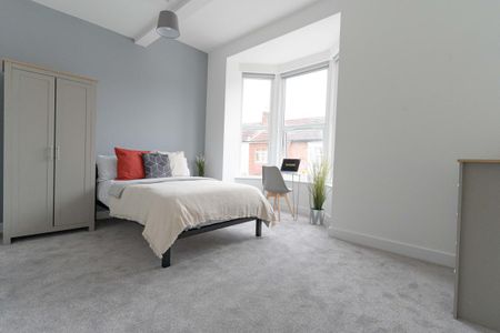 7 bedroom terraced house to rent - Photo 3