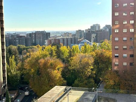 Luxury Apartment for rent in Madrid, Spain - Photo 2