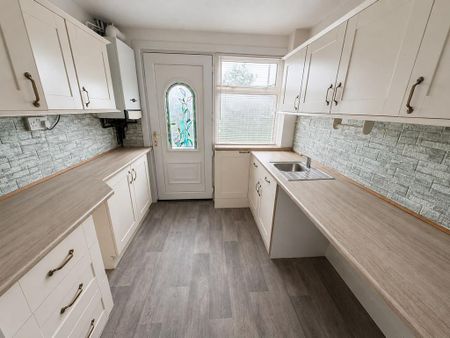 3 bedroom terraced house to rent - Photo 3