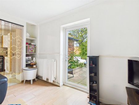 1 bedroom house to rent - Photo 2