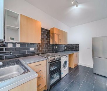 3 bedroom end of terrace house to rent - Photo 6