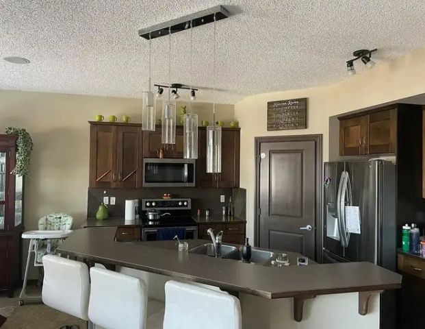 3 Bed 2.5 Bath House * December 1* Negotiable | Calgary - Photo 1