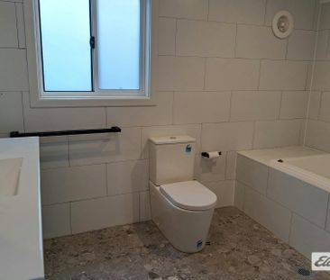 Tastefully renovated - Photo 6