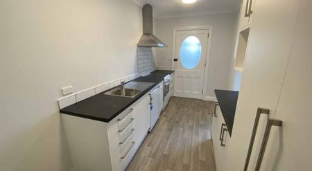 ONE BEDROOMS - CITY CENTRE - Photo 3