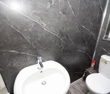 2 bed flat to rent in Osborne Avenue, South Shields, NE33 - Photo 3