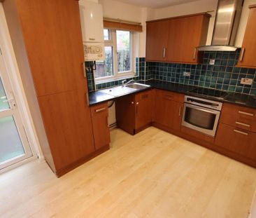 2 bedroom end of terrace house to rent - Photo 1