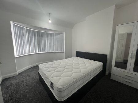 Lady Margaret Road, Greater London, UB1 - Photo 2