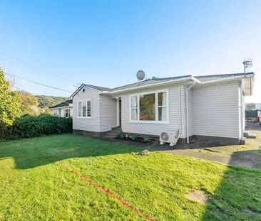 Beautiful renovated 3 bedroom home - Photo 5