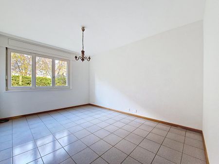 Sion, appartement 4.5 pièces au rez avec jardin et place de parc intérieure - Photo 2