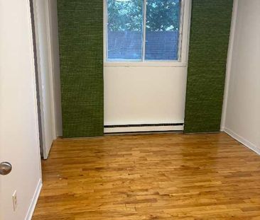 Beau 4½ à louer – Rue de Brest, Laval. Disponible dès maintenant.14... - Photo 4