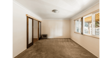 3 min walk to Clifford Gardens Shopping Centre - Photo 3