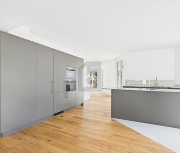 SUN-KISSED GARDEN APARTMENT - Foto 2