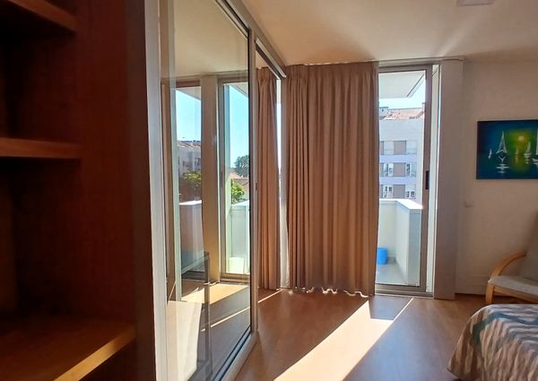 Furnished and equipped T0 flat next to Wisteria!