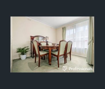 Move-In Ready Family Home | 4 Bedrooms in Prime Mulgrave Location - Photo 4